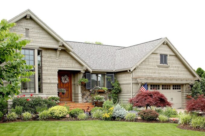 How to freshen your curb appeal this winter
