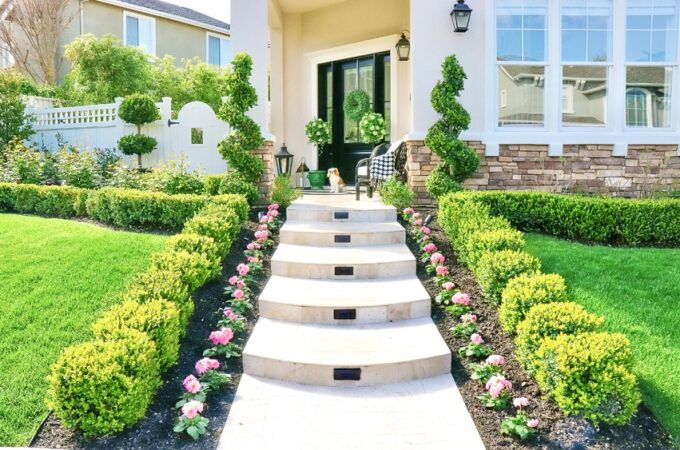 Wonderful Ways To Decorate Your Garden In Spring