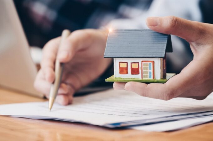 Ahead of the Pack: Traits that Define a Top Real Estate Broker
